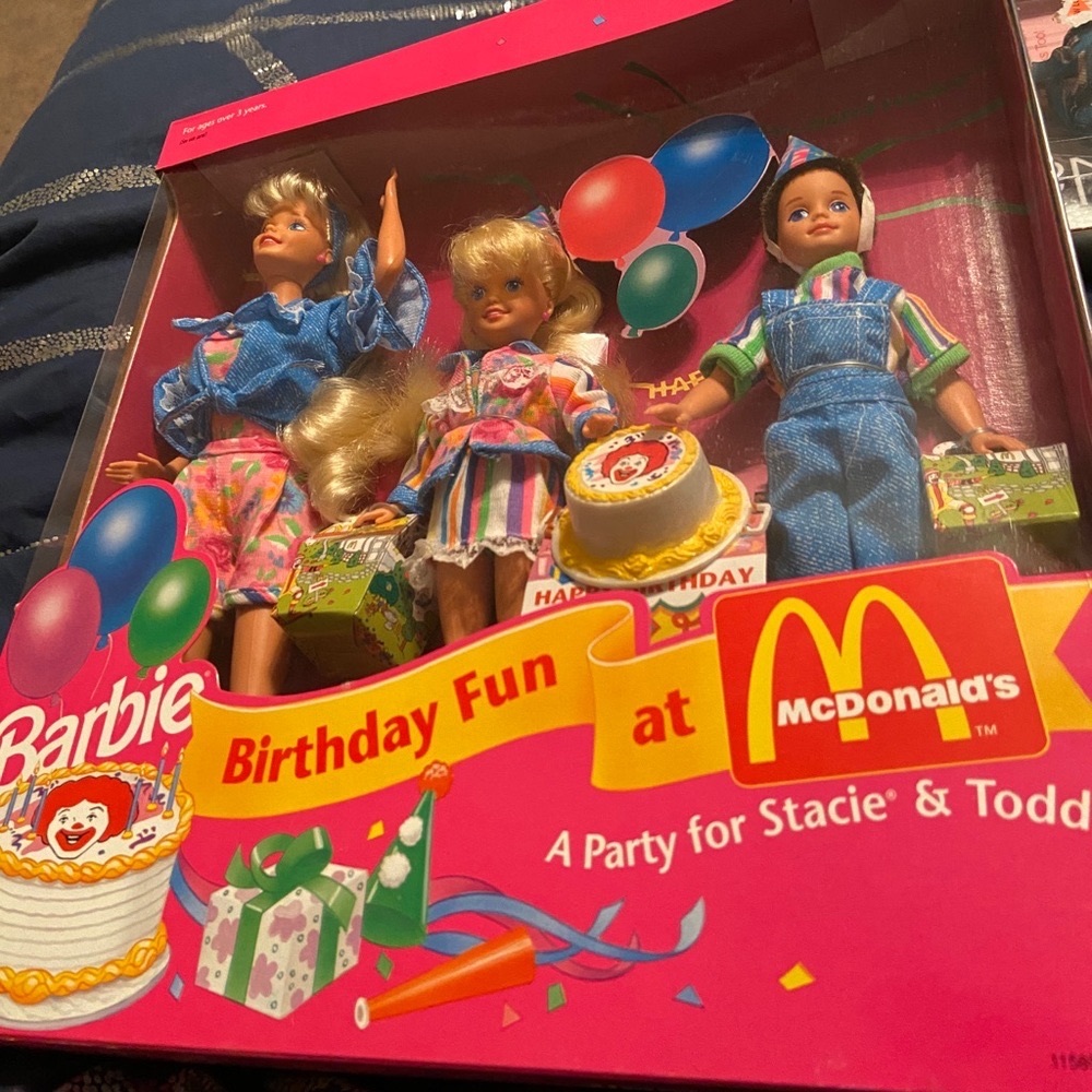 NIB Barbie Birthday Fun at McDonald’s with extra dolls kids & Cake from 1993